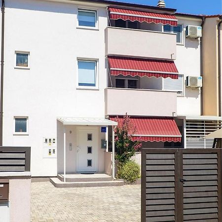 Leona Apartman Póla Kültér fotó