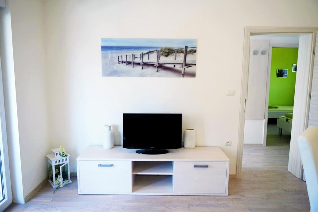 Leona Apartman Póla Kültér fotó