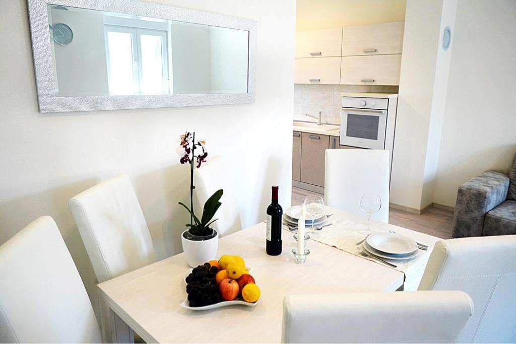 Leona Apartman Póla Kültér fotó